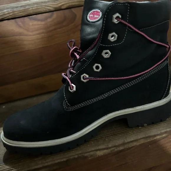 Women’s Timberland boots - Picture 6 of 7